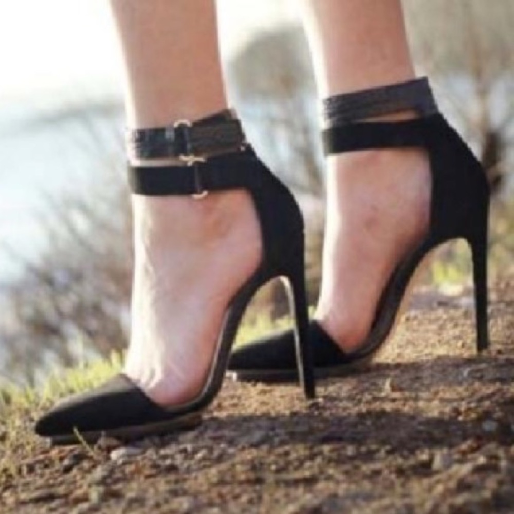 L.A.M.B black Strappy Heels Velvet Pumps